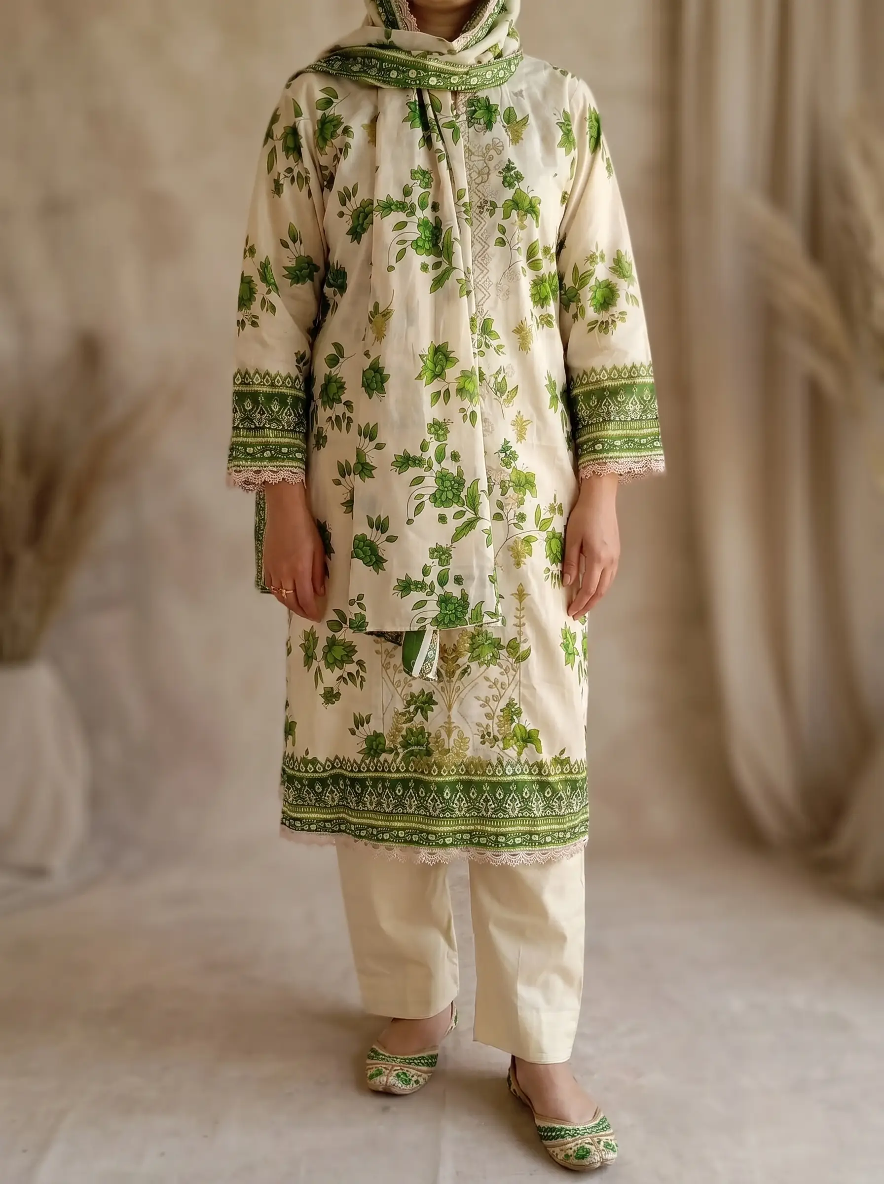 Floral Embroidered Lawn 3Pc Stitched Suit β Printed Dupatta
